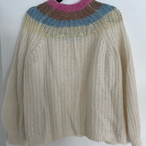 Wilfred | Sweater with coloured neck - Picture 2 of 2
